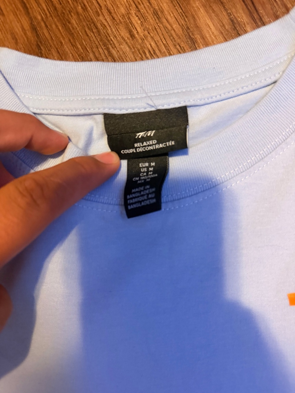 H&M White Short Sleeve Tee with Orange Palm Graphic - Picture 3 of 3